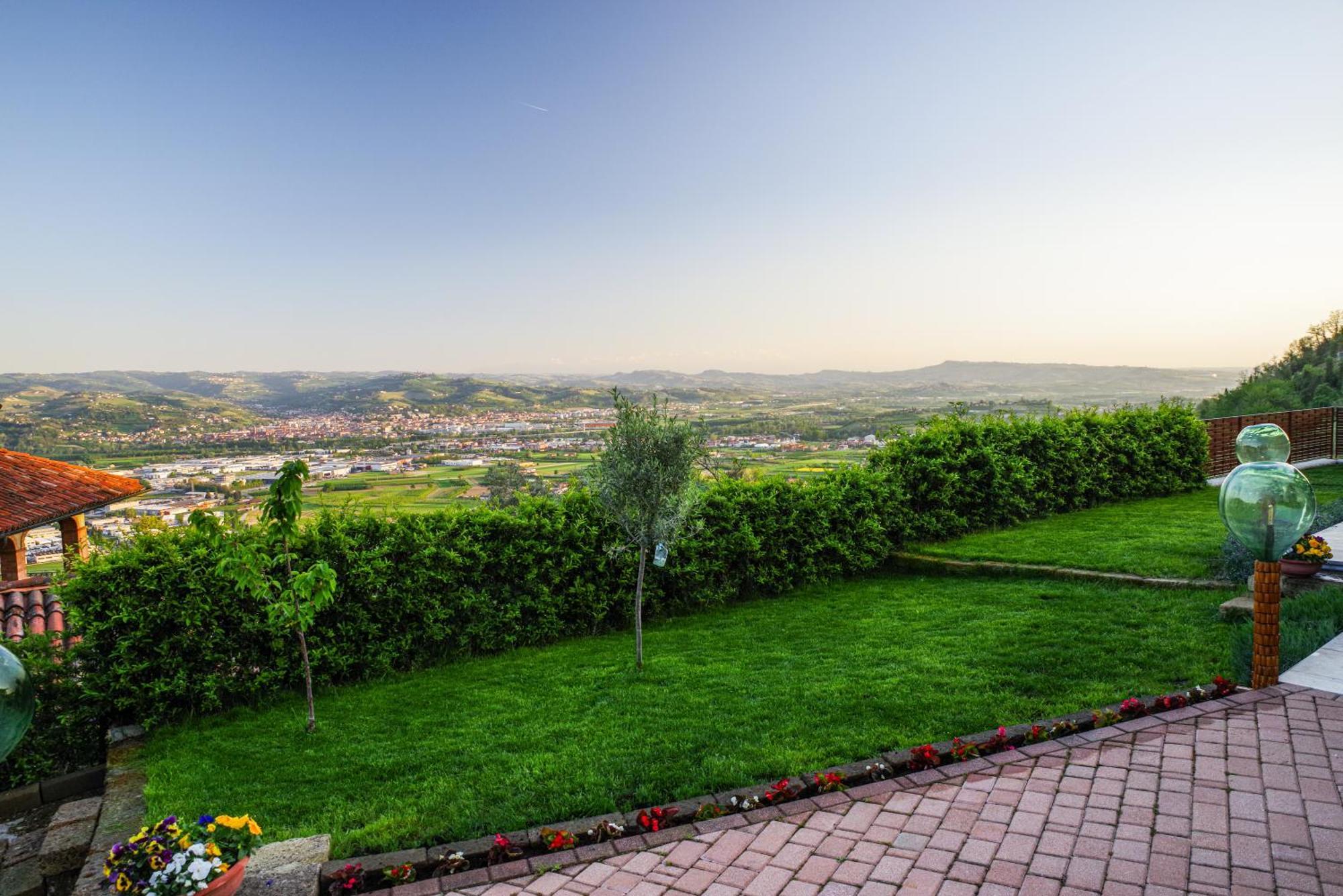 Vista Langhe - Cerratohouses Guarene المظهر الخارجي الصورة